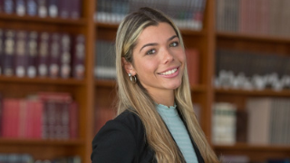 Headshot of Jennifer Giron.