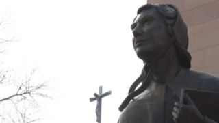 A photo of St. Elizabeth Ann Seton statue
