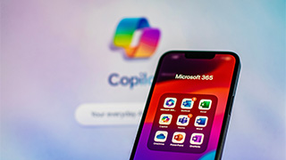 Image of Microsoft365 apps on a mobile phone