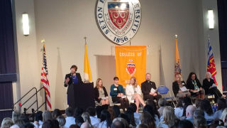 This annual ceremony marks the official entrance into nursing school for first-year B.S.N. and C.N.L. students.Nursing students recited the Academic Integrity Oath as part of the White Coat Ceremony.During her welcome address, Dean Marie Foley explained the origins of the first White Coat Ceremony.